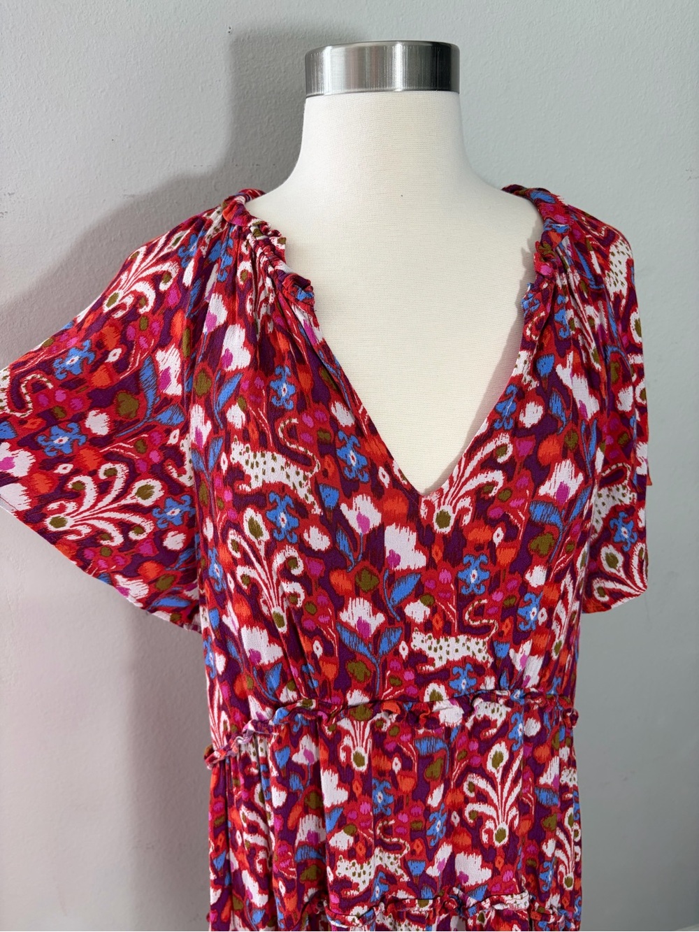 Anthropologie Red Floral V-Neck Tiered Mini Dress size M - Picture 3 of 13